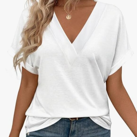 Blusa Blanca con Escote en V (White V-Neck Short Sleeve Top) - Picture 4 of 4